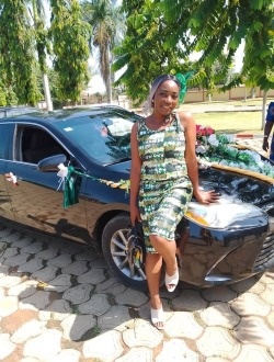 Profil de Flora, une femme célibataire de 33 ans à Mbalmayo