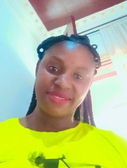 Profil de Sandrine, une femme célibataire de 34 ans à Yaoundé