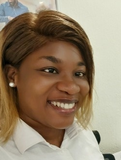 Profil de Rosandrine, une femme célibataire de 33 ans à Abidjan