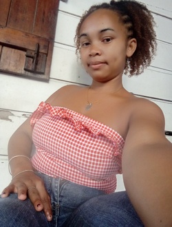 Profil de Luciennie Urssie, une femme célibataire de 30 ans à Maroantsetra