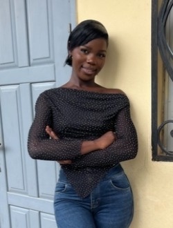 Profil de Grâce, une femme célibataire de 25 ans à Douala