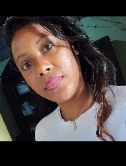 Profil de Reny, une femme célibataire de 34 ans à Yaoundé