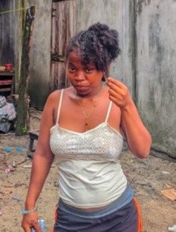 Profil de Lence, une femme célibataire de 19 ans à Toamasina