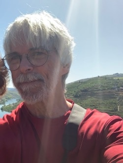 Profil de Yves, un homme célibataire de 66 ans à Le Plateau-Mont-Royal