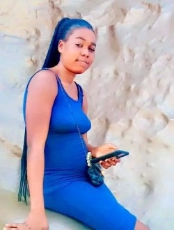 Profil de Nadia, une femme célibataire de 23 ans à Cotonou