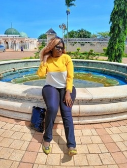 Profil de Gégé, une femme célibataire de 54 ans à Yaoundé