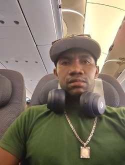 Profil de Dwayne Johnson, un homme célibataire de 36 ans à Cité La Cure