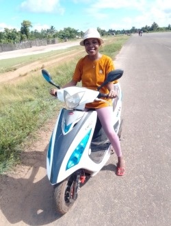 Profil de Melicia, une femme célibataire de 36 ans à Abattoir