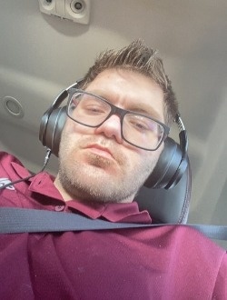 Profil de Carter, un homme célibataire de 27 ans à Normal