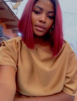 Profil de Nadia, une femme célibataire de 28 ans à Yaoundé