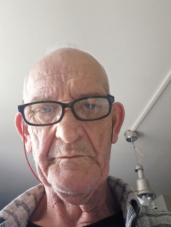 Profil de Sylvain, un homme célibataire de 69 ans à Besançon