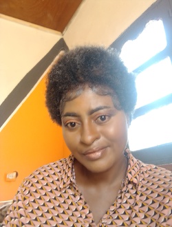 Profil de Solange, une femme célibataire de 45 ans à Abam