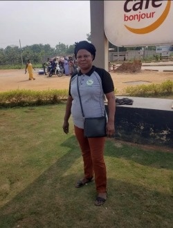 Profil de Laure, une femme célibataire de 57 ans à Lomé