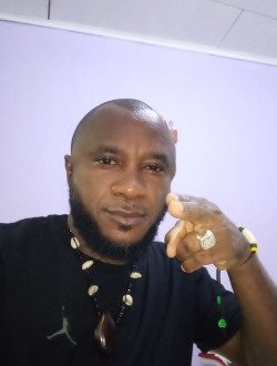 Profil de Simon Pierre, un homme célibataire de 44 ans à Yaoundé