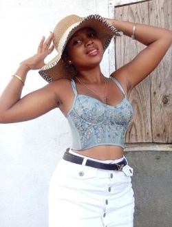 Profil de Hanitra M'Ellodïe, une femme célibataire de 29 ans à Toamasina