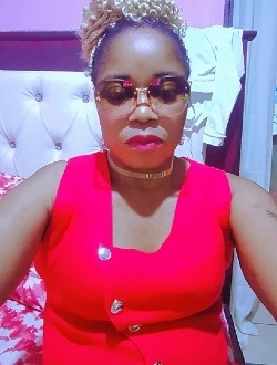 Profil de Amandine, une femme célibataire de 32 ans à Douala