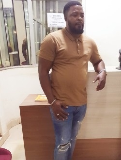 Profil de FranÇois, un homme célibataire de 40 ans à Yaoundé