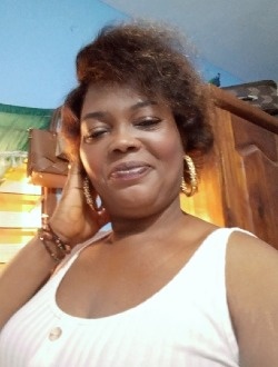 Profil de Fafa, une femme célibataire de 44 ans à Lomé