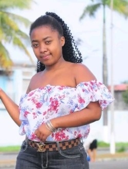 Profil de Elia, une femme célibataire de 23 ans à Toamasina