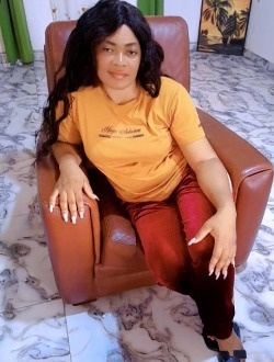 Profil de Blanche, une femme célibataire de 42 ans à Yaoundé