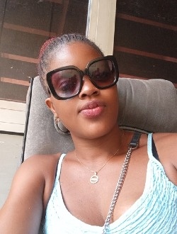 Profil de Carine Nathalie, une femme célibataire de 33 ans à Yaoundé