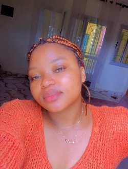 Profil de Emillienne, une femme célibataire de 25 ans à Yaoundé