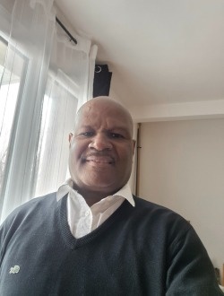 Profil de Tino, un homme célibataire de 46 ans à Créteil