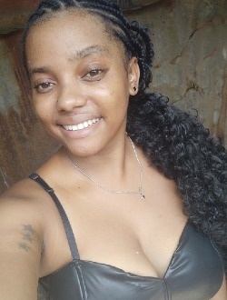 Profil de Leonica, une femme célibataire de 21 ans à Antalaha