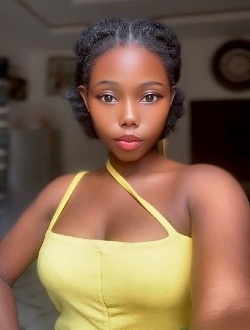 Profil de Belinda, une femme célibataire de 27 ans à s-Heerenhoek