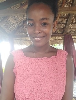 Profil de Christina, une femme célibataire de 25 ans à Antsiranana