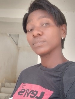 Profil de Souzi, une femme célibataire de 40 ans à Abou