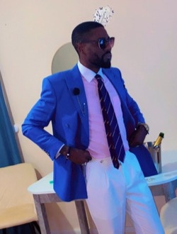 Profil de Armand, un homme célibataire de 33 ans à Château-Thierry