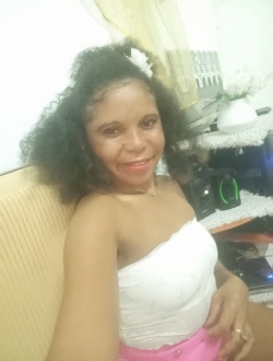 Profil de Flavienne, une femme célibataire de 38 ans à Antalaha