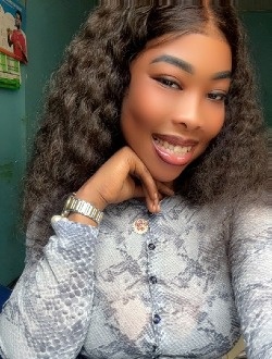 Profil de Youelle, une femme célibataire de 53 ans à Hollange