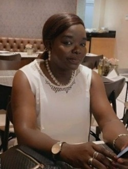 Profil de Christiane, une femme célibataire de 65 ans à Thiès