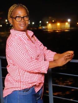 Profil de Julie, une femme célibataire de 46 ans à Yaoundé