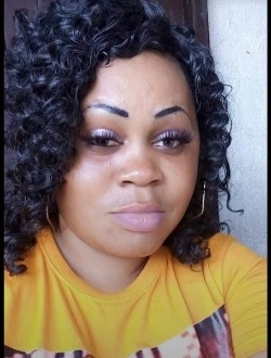 Profil de Nadine, une femme célibataire de 41 ans à Abakoum