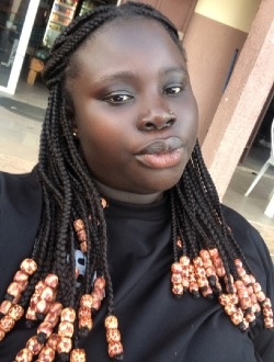 Profil de Marcelline, une femme célibataire de 27 ans à Abidjan