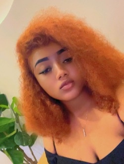 Profil de Esther, une femme célibataire de 24 ans à Abidjan