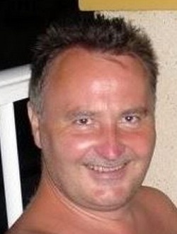 Profil de Julien, un homme célibataire de 53 ans à Gembloux