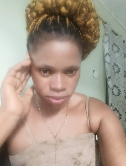 Profil de Gladys, une femme célibataire de 30 ans à Douala
