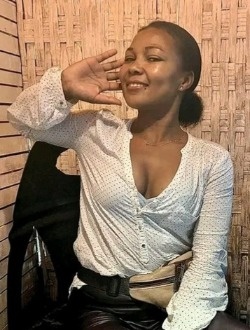 Profil de Wardah, une femme célibataire de 30 ans à Antalaha