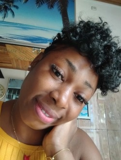 Profil de Amélie, une femme célibataire de 33 ans à Ébolowa