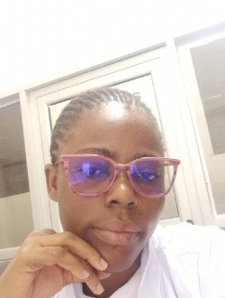 Profil de Faveurs, une femme célibataire de 32 ans à Abata