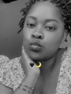 Profil de Véronique, une femme célibataire de 30 ans à Ndog Bong