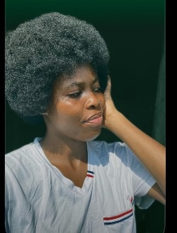 Profil de Flore, une femme célibataire de 21 ans à Douala