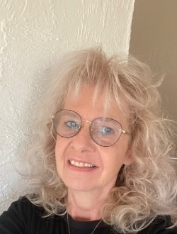 Profil de Fleur, une femme célibataire de 63 ans à Manhay