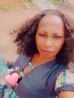 Profil de Irène, une femme célibataire de 40 ans à Douala