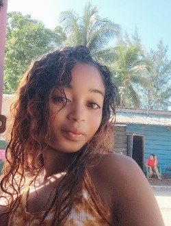 Profil de Prisca, une femme célibataire de 22 ans à Abohijafy
