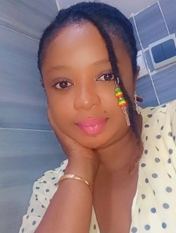 Profil de Yasmine, une femme célibataire de 39 ans à Bobo-Dioulasso